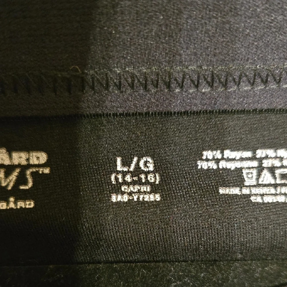 Peter Nygard Slims Elegant Black Women's Bermudas - Picture 3 of 13